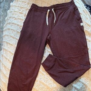 Vuori Performance joggers. Comfy Maroon Joggers with Drawstring.
